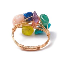 detalle anillo chips piedras semipreciosas colores