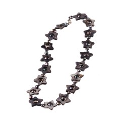 Collar con estrellas de nacar gris